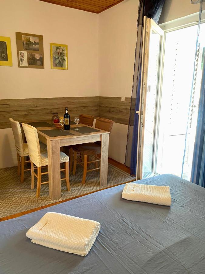 Apartmani Ines マリナ エクステリア 写真