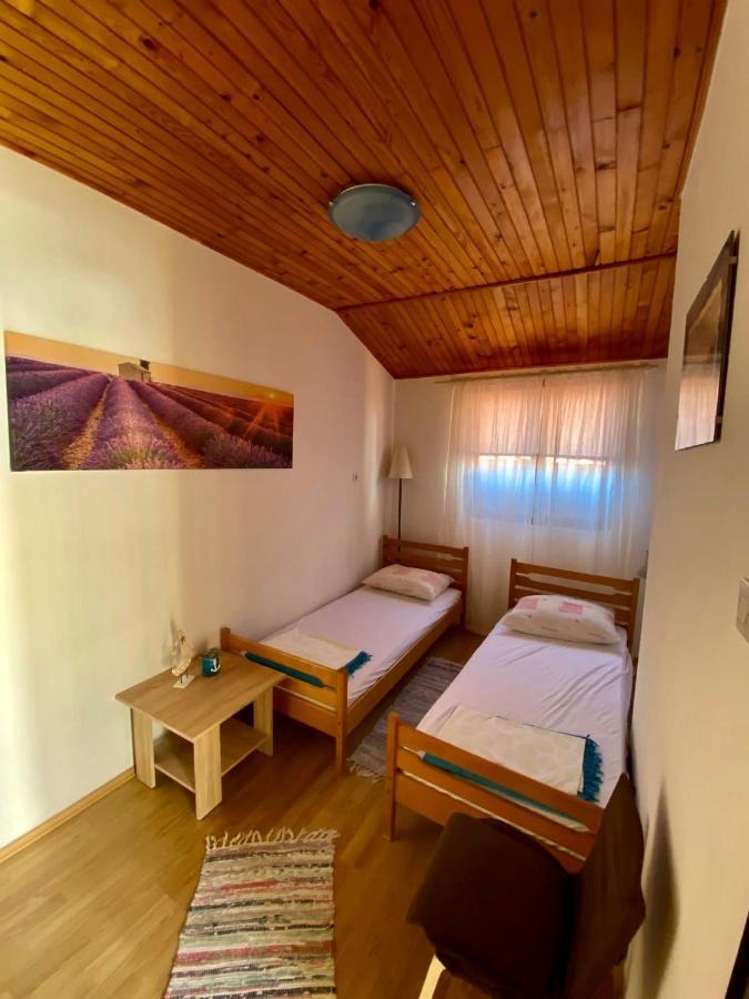 Apartmani Ines マリナ エクステリア 写真