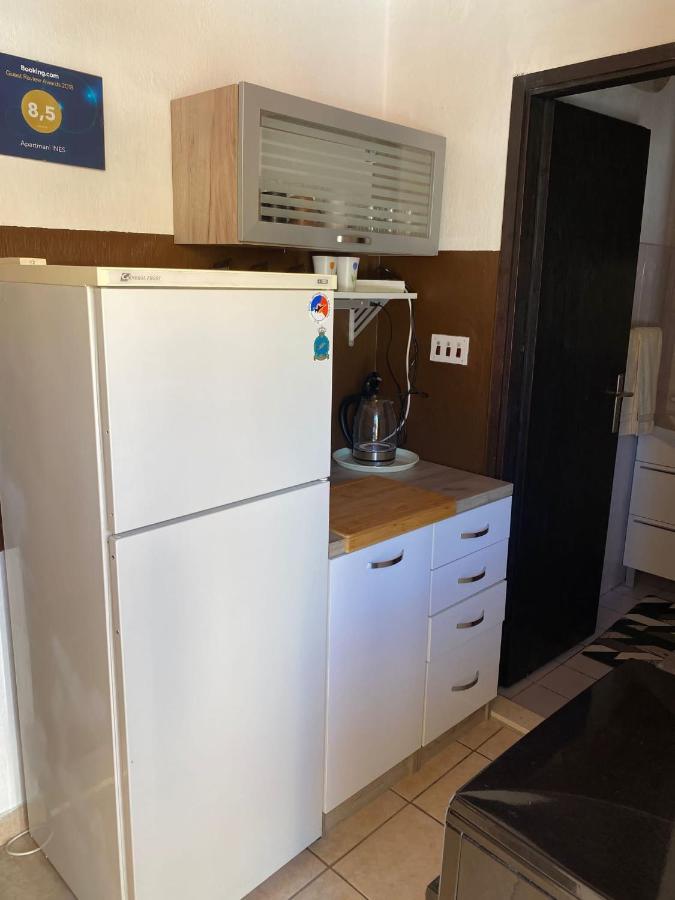 Apartmani Ines マリナ エクステリア 写真