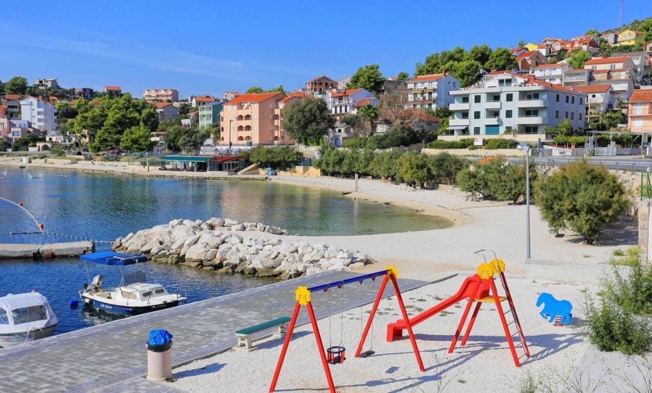 Apartmani Ines マリナ エクステリア 写真