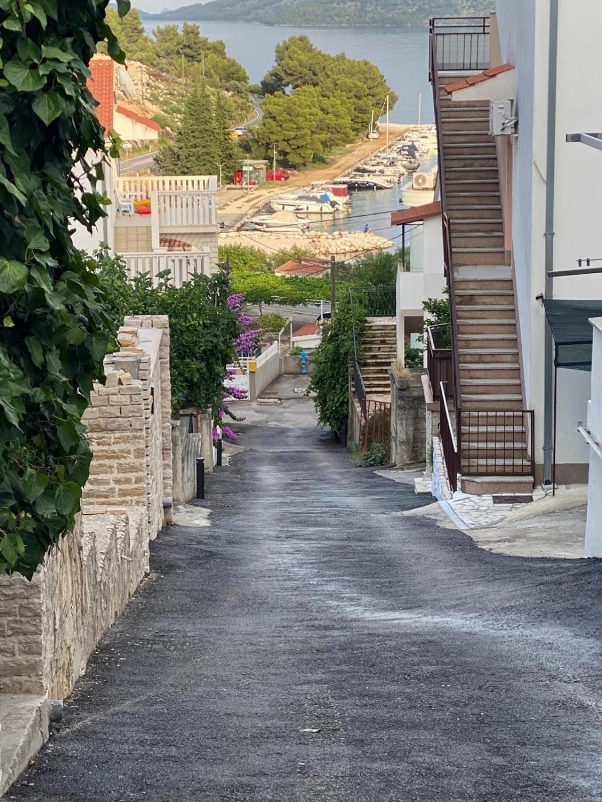 Apartmani Ines マリナ エクステリア 写真