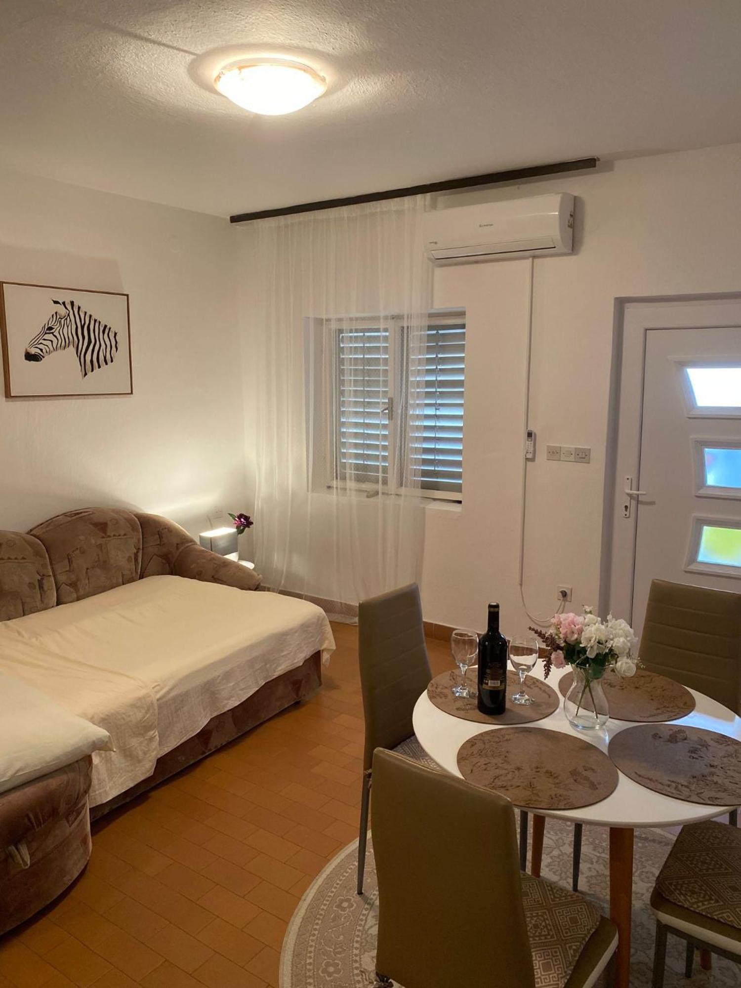 Apartmani Ines マリナ エクステリア 写真