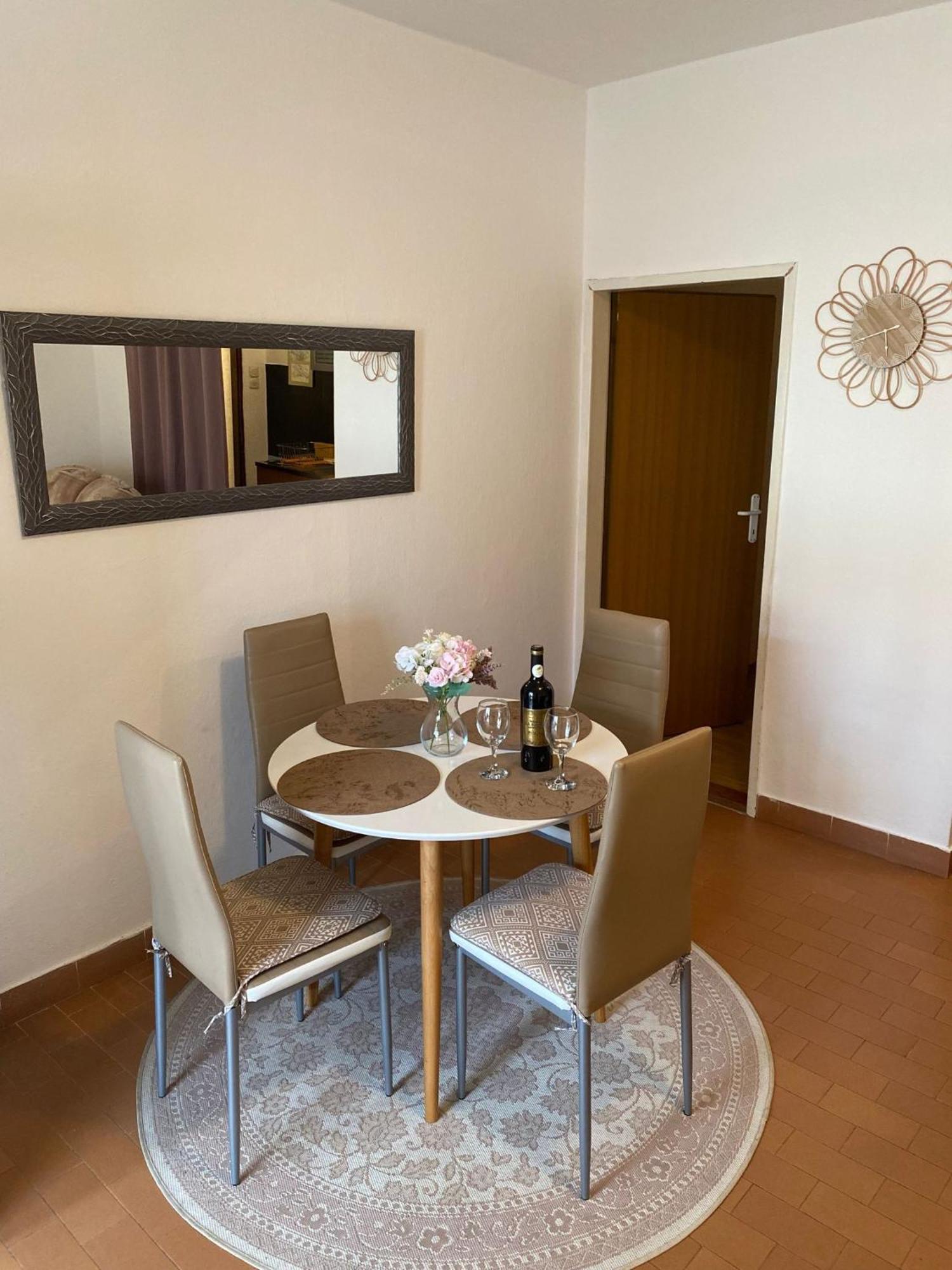 Apartmani Ines マリナ エクステリア 写真