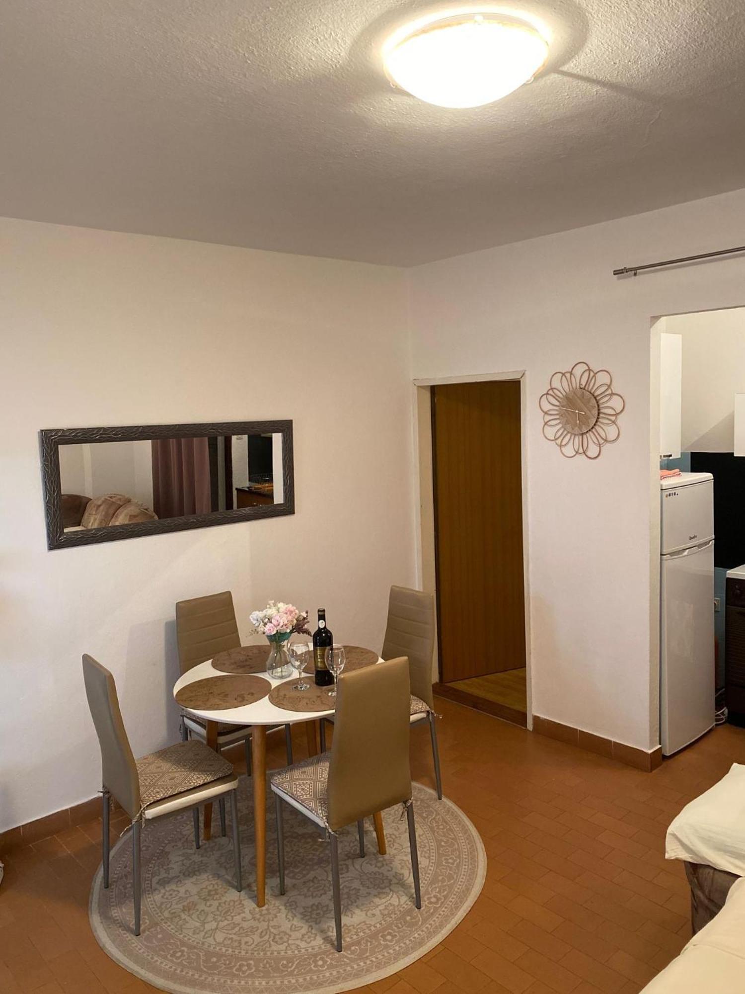 Apartmani Ines マリナ エクステリア 写真